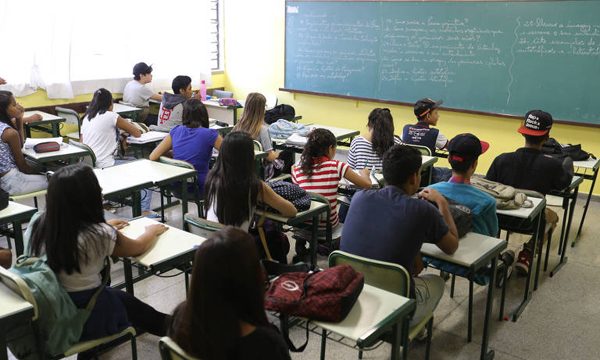 Ministério da Educação apresenta base curricular do ensino médio