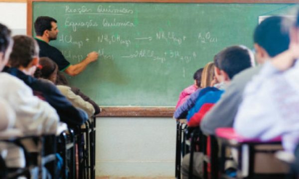 Educação confirma professores temporários na rede estadual