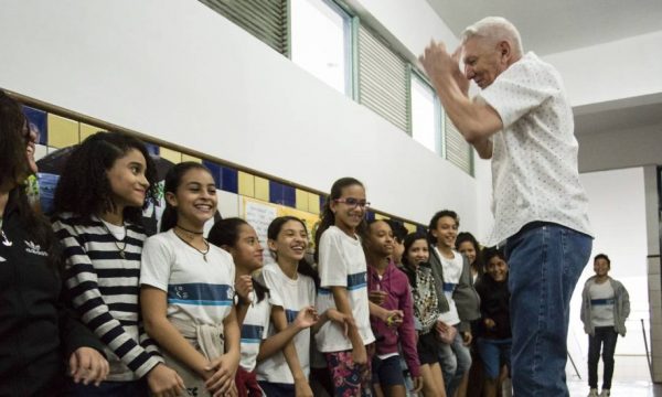 Brasil tem 2.516 professores acima dos 70 anos que ainda atuam em sala de aula