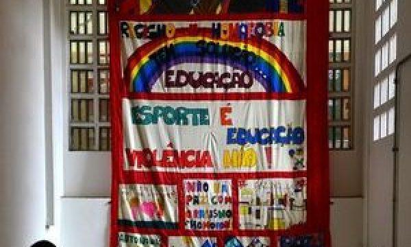 Educador elogia protagonismo jovem em ocupações contra reorganização escolar